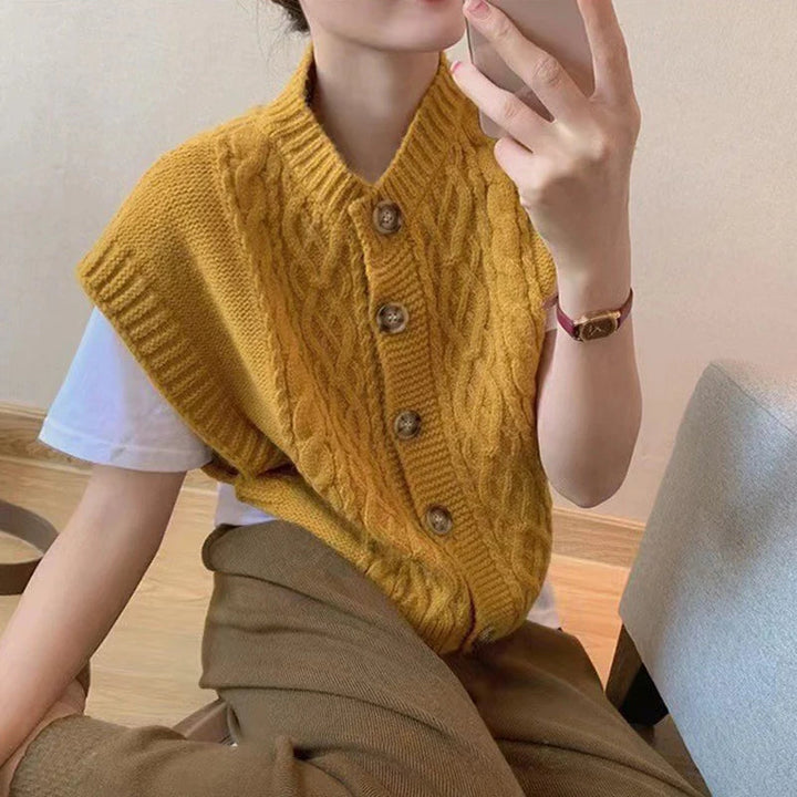 Arlo & Oak Cable-Knit Cropped Vest