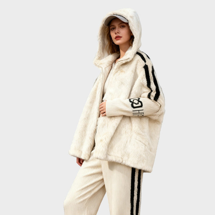Karolína – Comfortable Hooded Coat