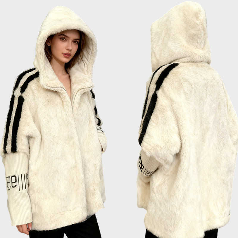 Karolína – Comfortable Hooded Coat