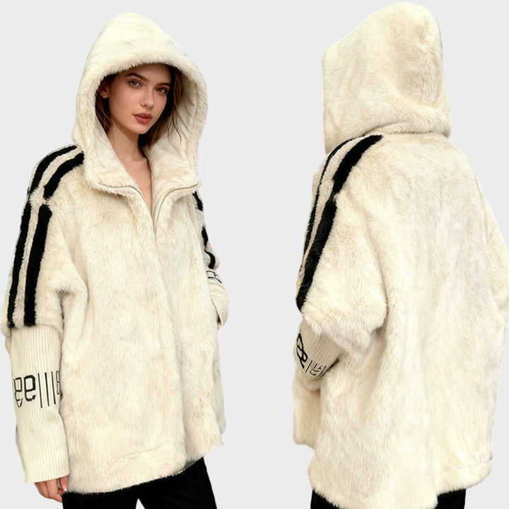 Karolína – Comfortable Hooded Coat