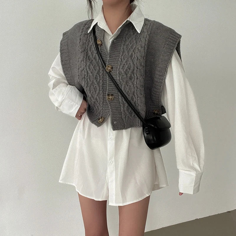 Arlo & Oak Cable-Knit Cropped Vest