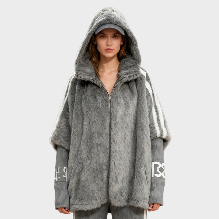 Karolína – Comfortable Hooded Coat
