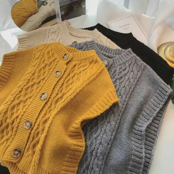 Arlo & Oak Cable-Knit Cropped Vest