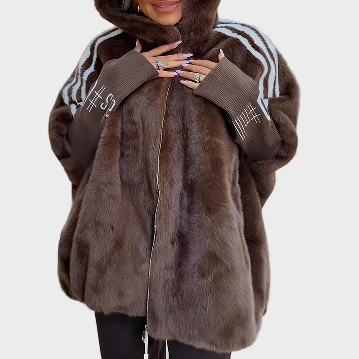 Karolína – Comfortable Hooded Coat